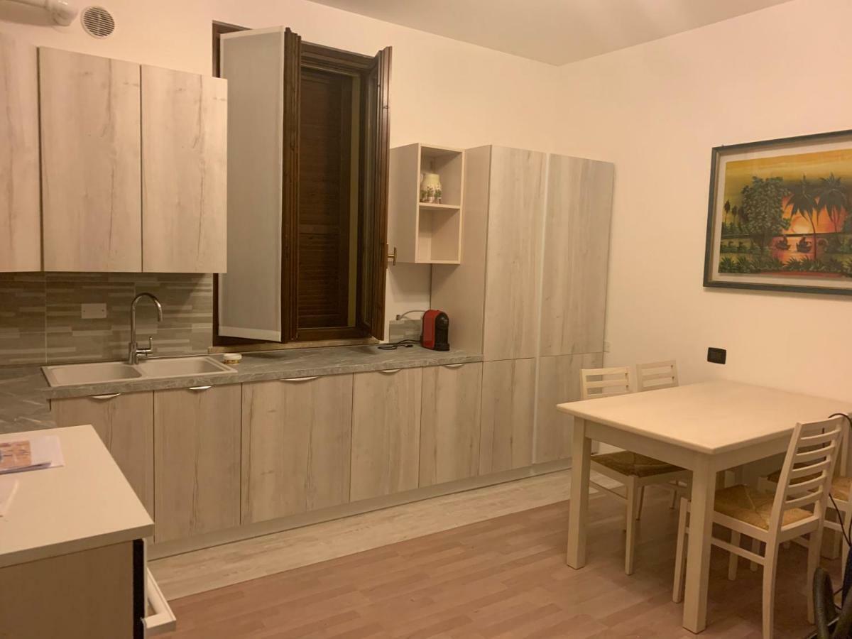 Apartamento Alla Tomba Di Giulietta Verona Exterior foto